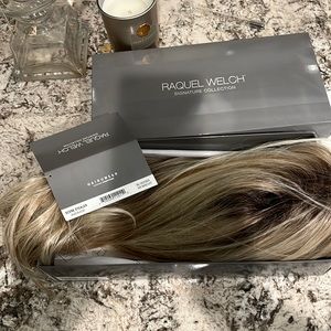 Raquel Welch scene stealer signature collection wig